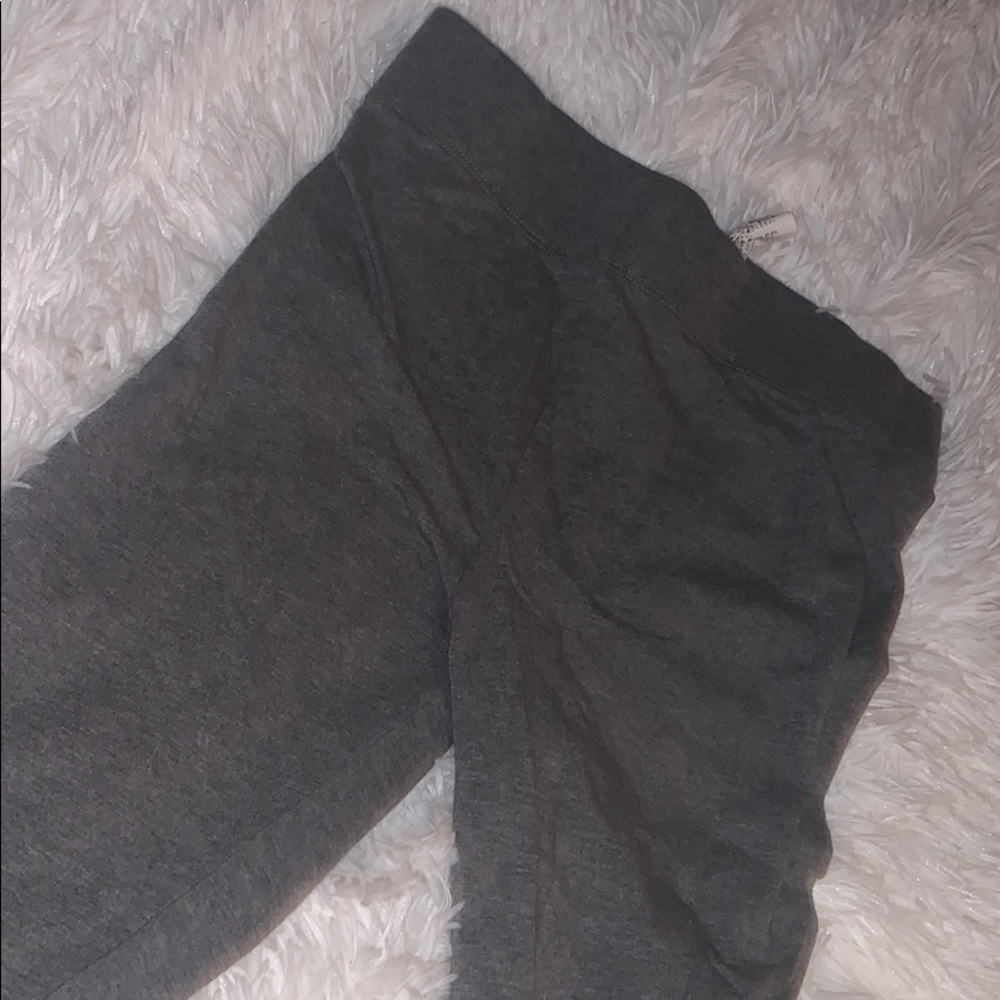 grey leggings